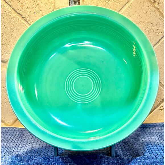 Light Green Fiesta Ware Nappy Serving Bowl - Picture 1 of 6